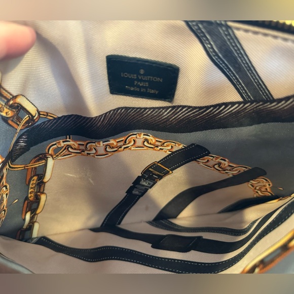 Louis Vuitton limited edition lambskin Coussin PM Black w/ twilly scarf chain - Picture 8 of 16